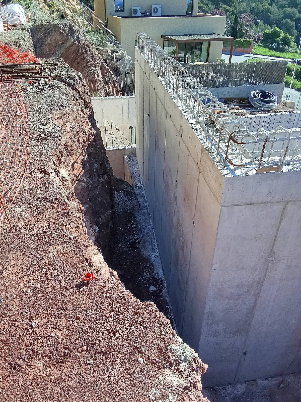 Muro de hormigón ejecutado por ABITECNIC en Matadepera
